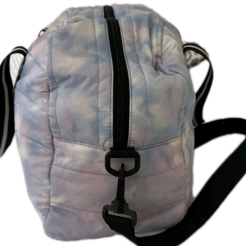 Victoria’s Secret PINK Duffel Weekender Travel Bag Blue Quilted Tie Dye Strap 💵 - Picture 7 of 10